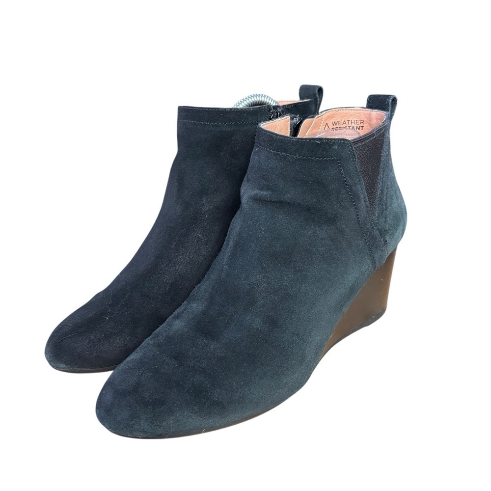 Vionic Paloma Wedge Black Suede Weather Proof Ankle Wedge Boot – Women’s Sz 9